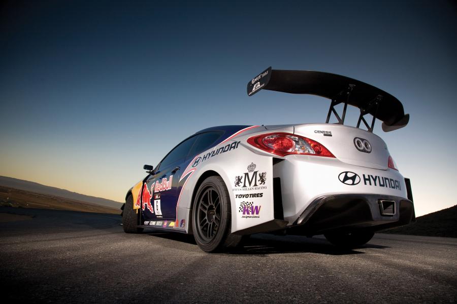  Hyundai Genesis Coupe Red Bull by RMR 2010 года  (фото 11 из 24)